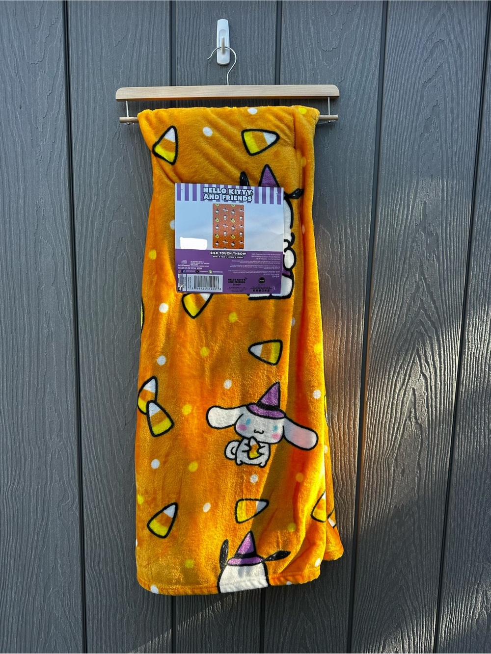 Candy Corn Crew - Hello Kitty & Friends Orange Plush Throw Blanket NWT